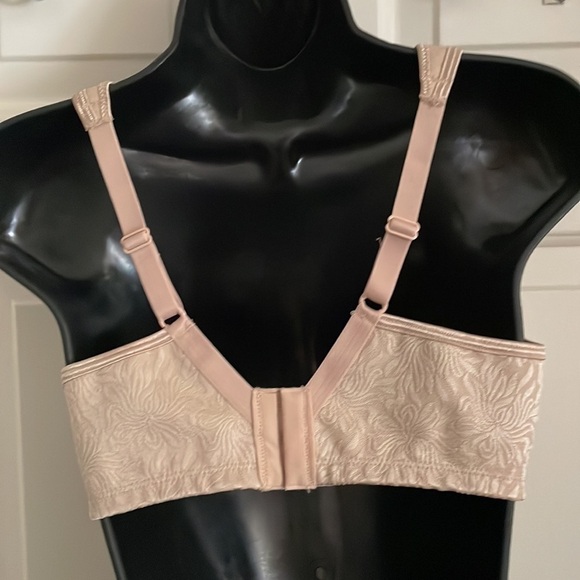 Playtex 18 Hour Bra 36C Seamless Smoothing Wirefree 4049 No Padding Beige - Picture 2 of 13